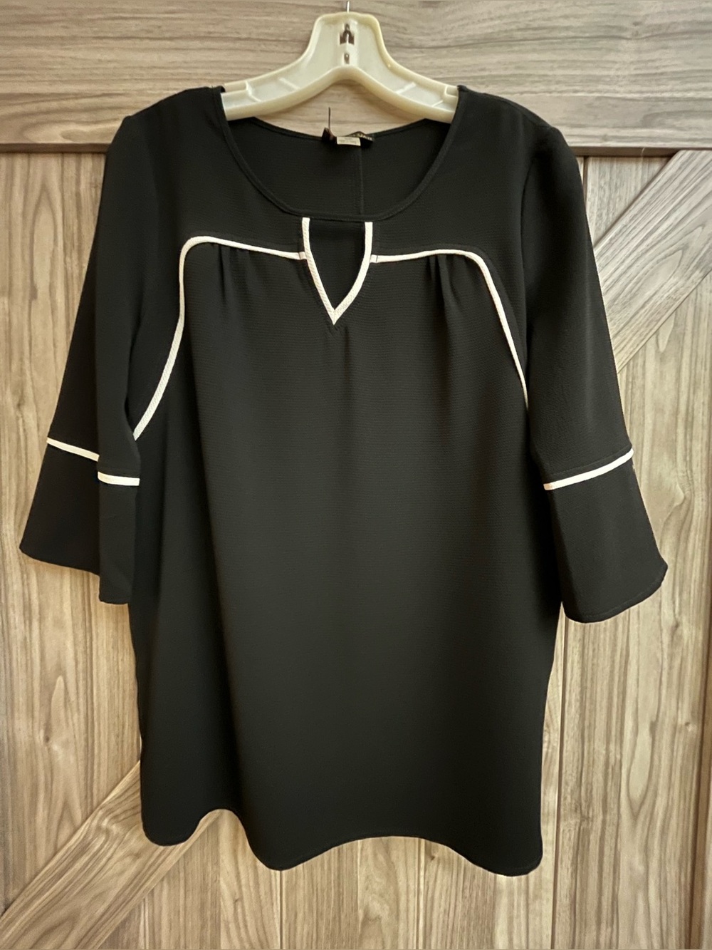 NWT Renuar Black Tunic with White Piping Size Small